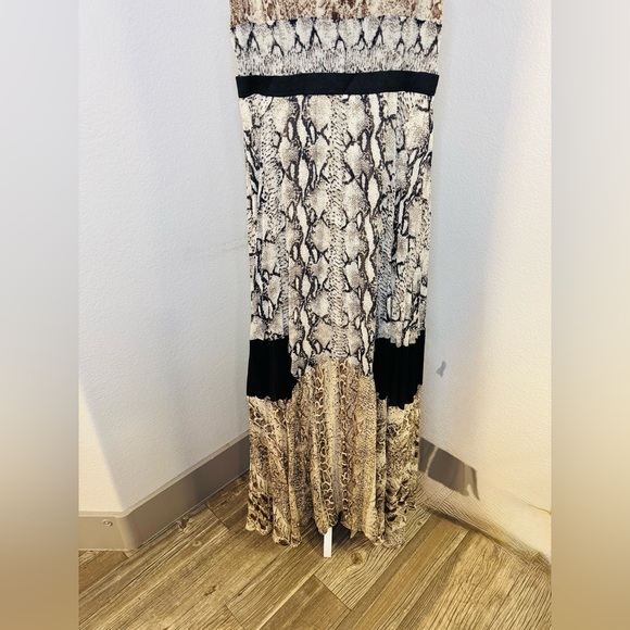 The Clothing Company Black and Cream Snake Print Maxi Dress - Picture 4 of 9